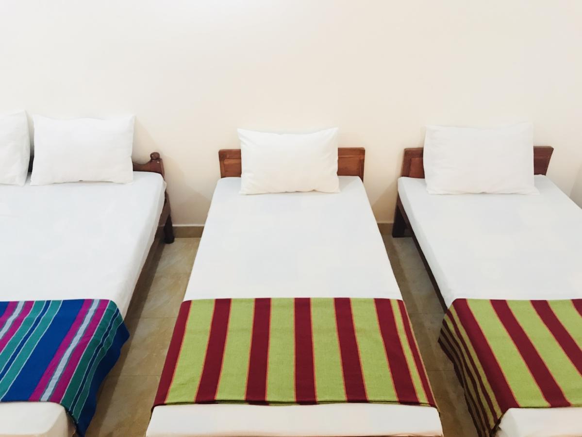 Emarald Holiday Homes アヌラーダプラ エクステリア 写真