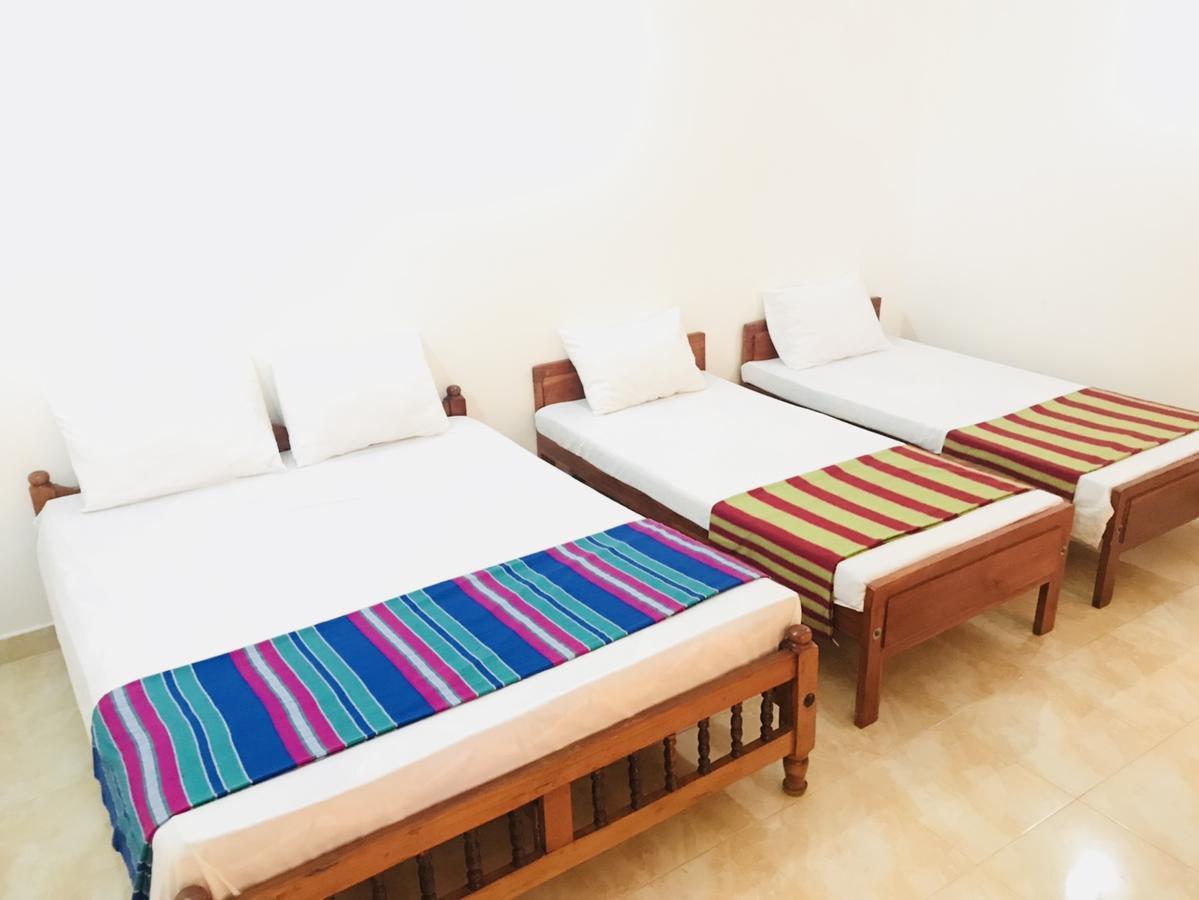 Emarald Holiday Homes アヌラーダプラ エクステリア 写真