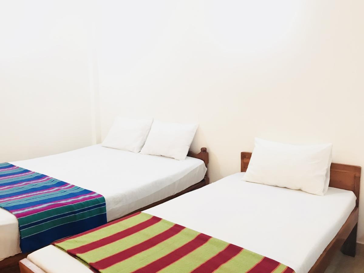 Emarald Holiday Homes アヌラーダプラ エクステリア 写真